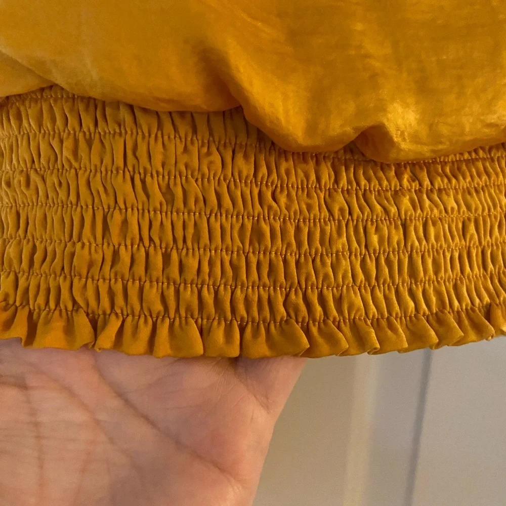 ASTR the Label Mustard Yellow Ruched Puff Sleeve Blouse, Women’s Small